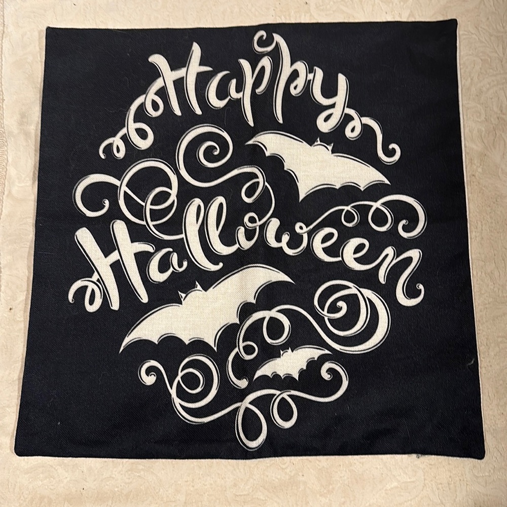 NWOT Happy Halloween  with Bats accent pillow case